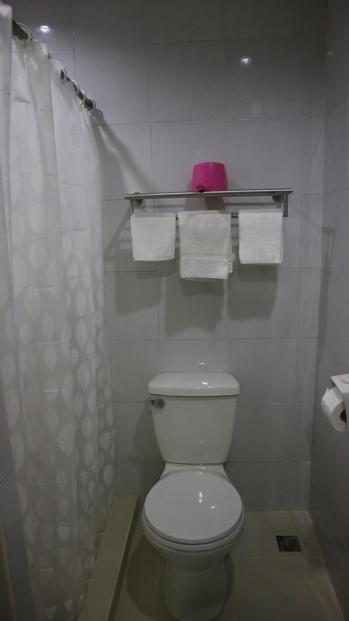 Doniti Suites And Events Place Mandaluyong Kültér fotó